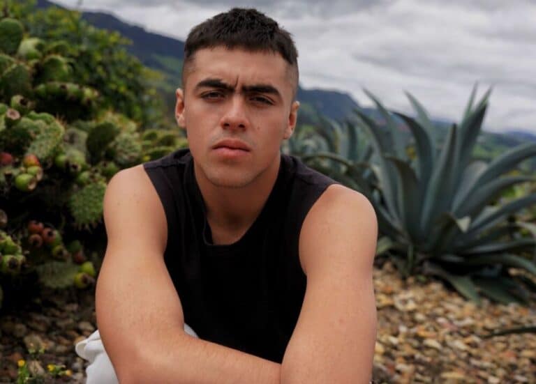 The Good Gorilla Ay Mi Guitarra (6)